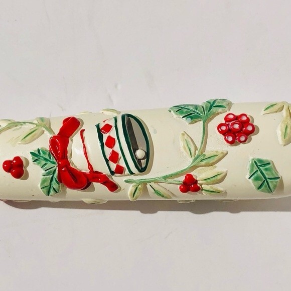 PFALTZGRAFF CHEESE TRAY WITH SCULPED SLICER WINTERBERRY 8" ROUND - Picture 5 of 7